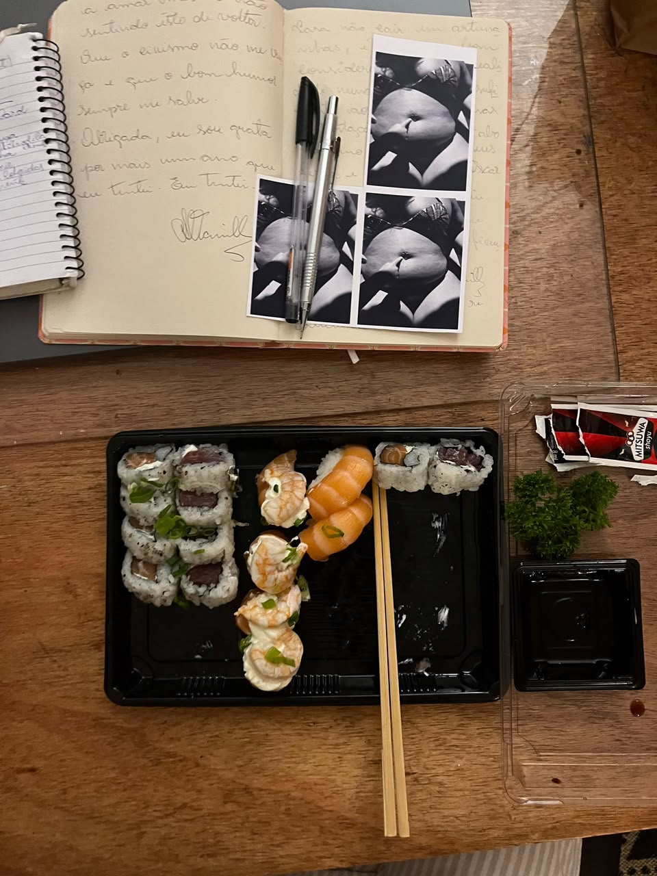 caderno · mesa